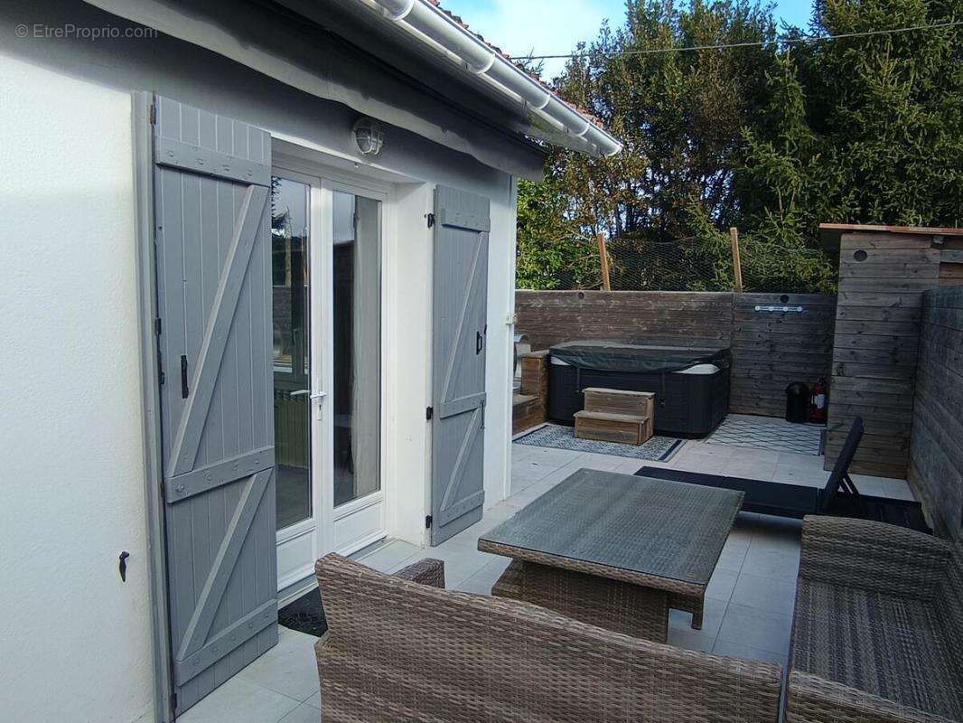 Maison à SAINT-EMILION