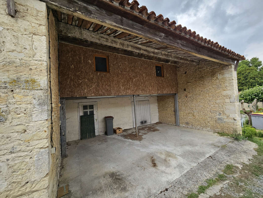 Parking à ARCAIS