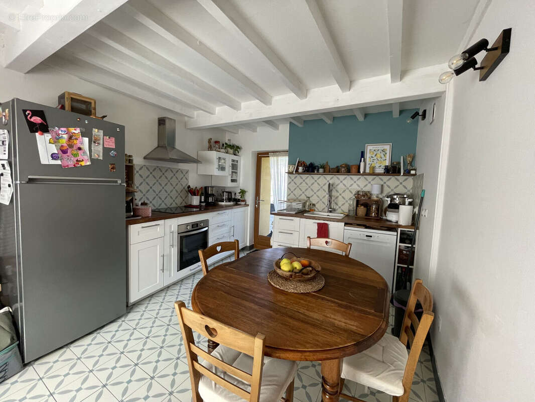 Maison 130 m² à Saint-Cyr-De-Valorges  - photo 4
