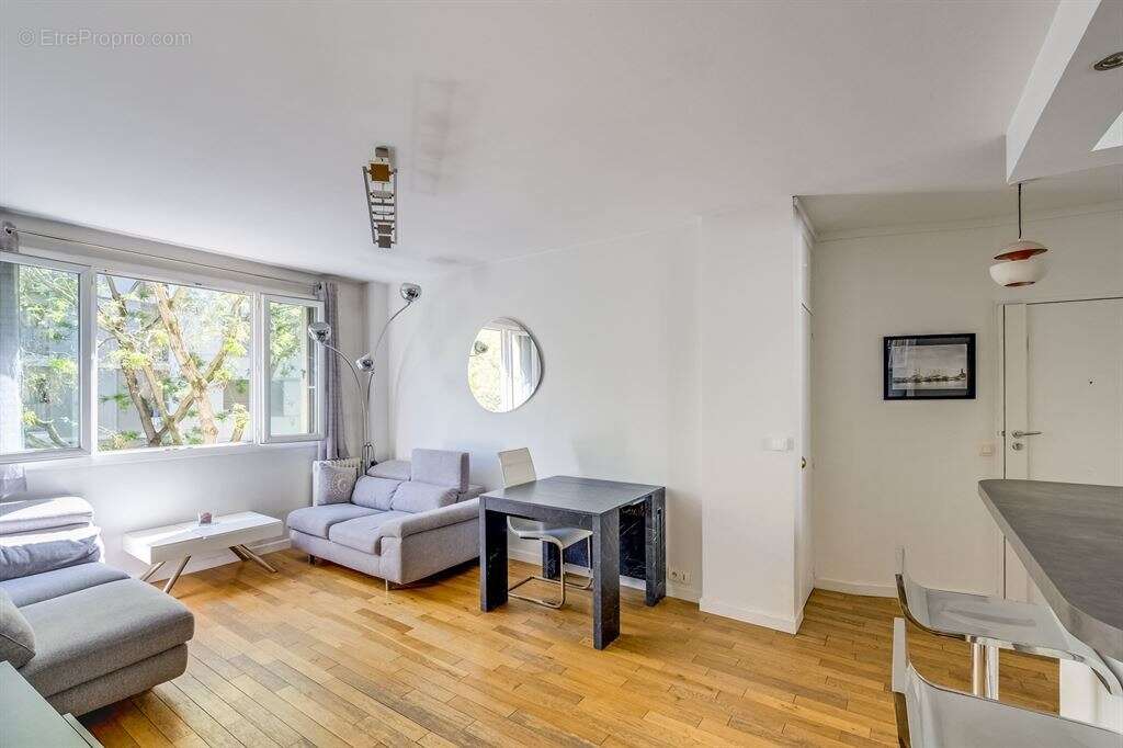 Appartement à PARIS-20E
