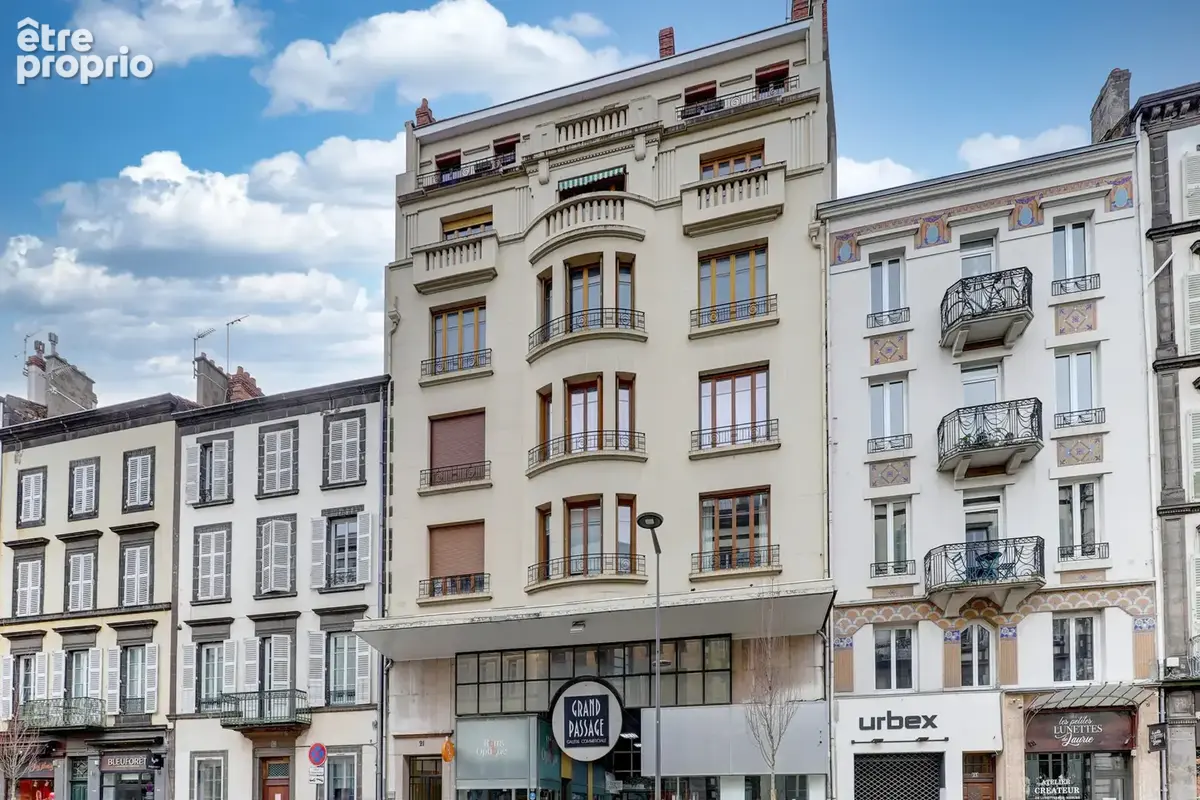 Grand appartement rue Blatin - photo 2