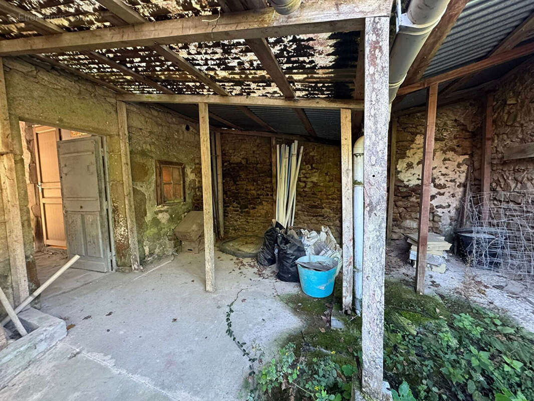 Maison à CHATEAUPONSAC