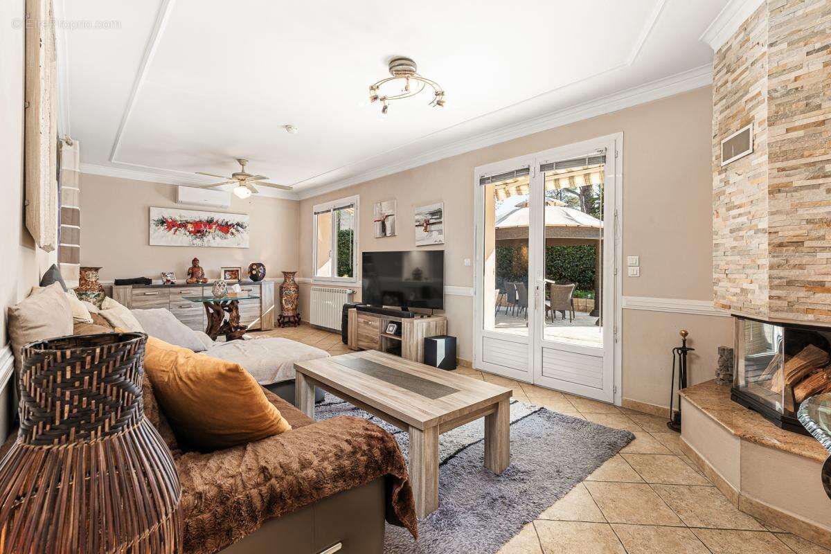 Maison à MOUGINS