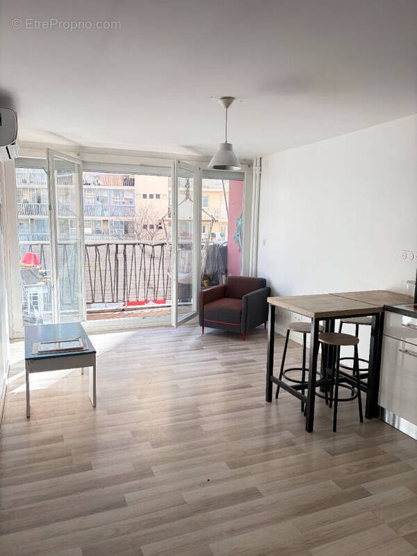 Appartement à MARSEILLE-5E