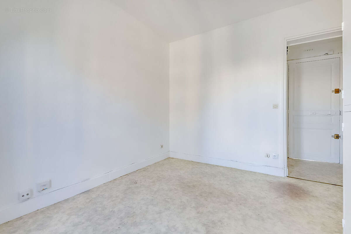 Appartement à PARIS-14E
