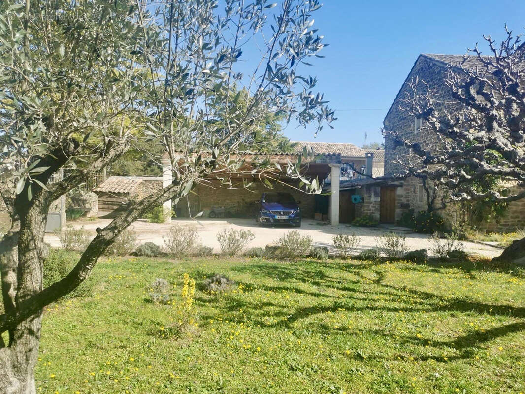 Maison à GRIGNAN