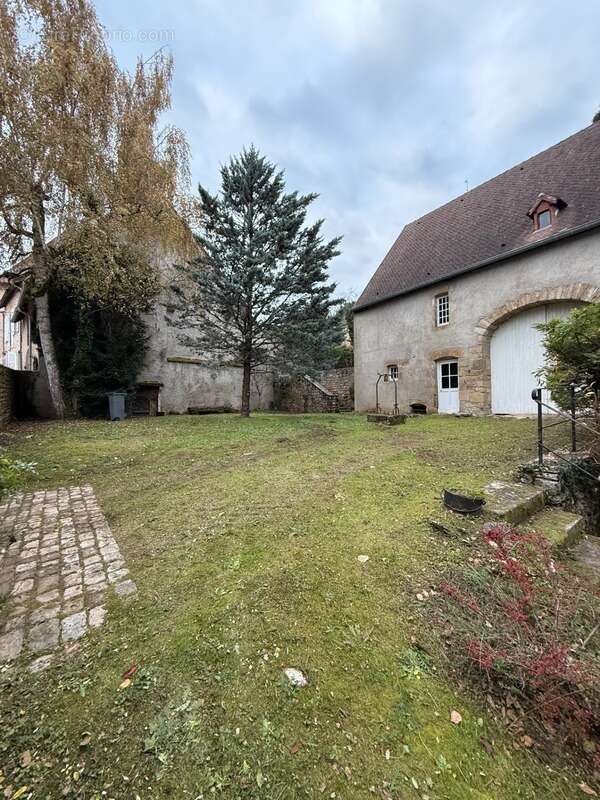 Maison à COUCHES