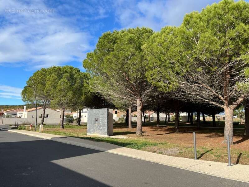 Terrain à LEZIGNAN-LA-CEBE