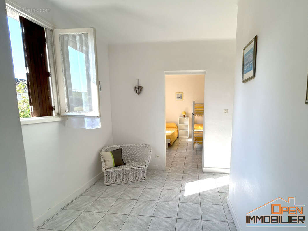 Maison à SAINT-JULIEN-DE-LAMPON