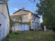 facade - Maison à SAINT-LAURENT-DES-COMBES