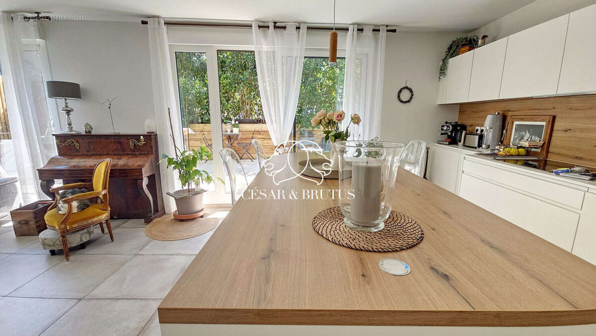Appartement à TASSIN-LA-DEMI-LUNE