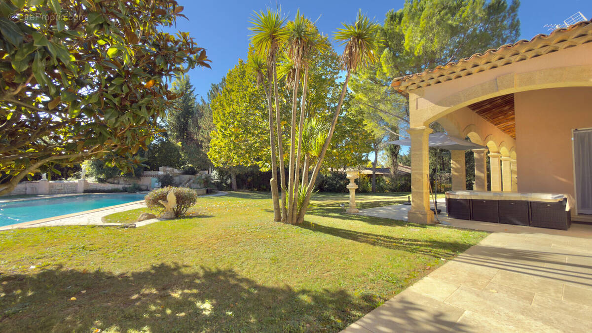 Maison à SAINT-CANNAT
