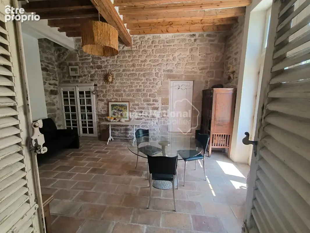 Château avec tour + annexe independante en chaumière - 237 m² - terrain 3140 m² -carpentras - photo 6