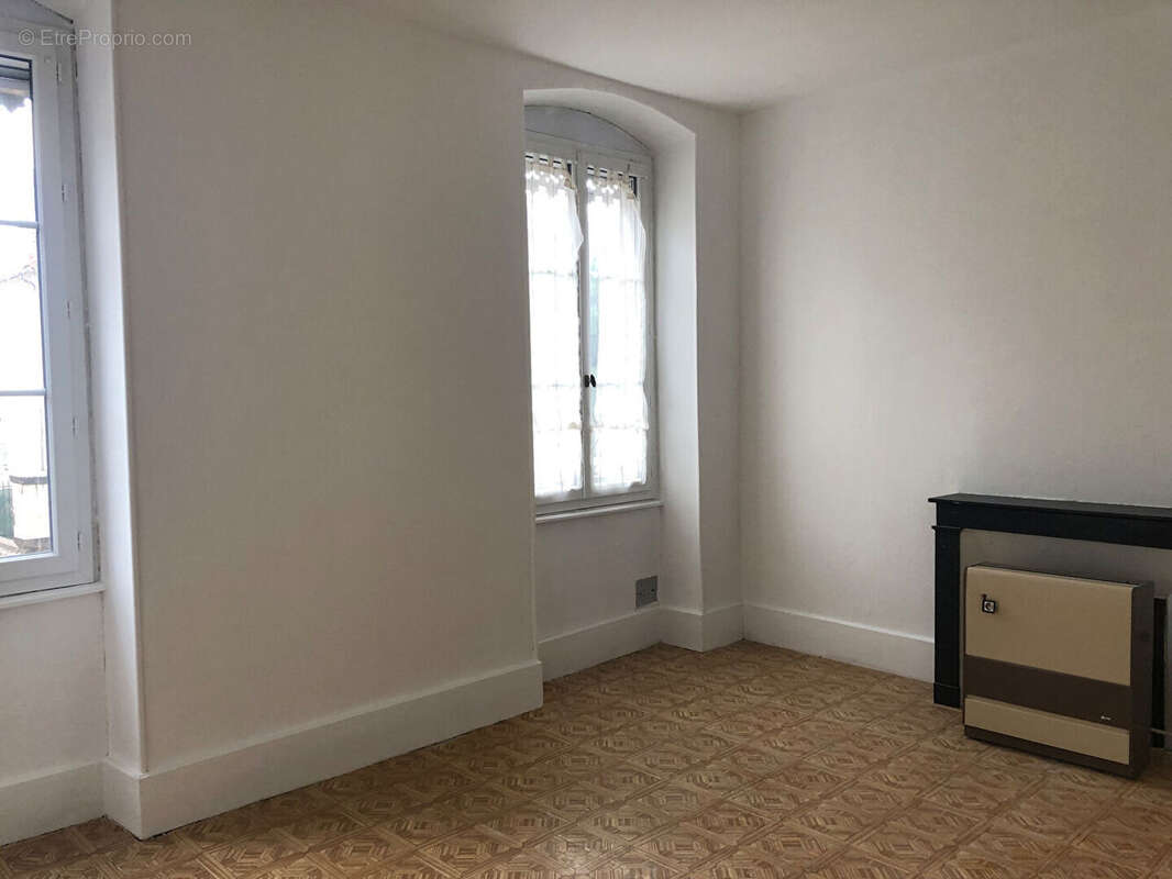 Appartement à FOURCHAMBAULT