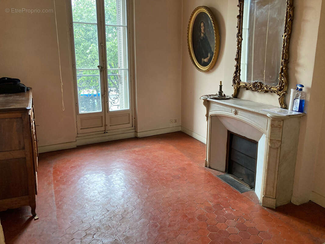 Appartement à MARSEILLE-6E