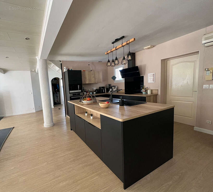 Maison à SERRES-CASTET