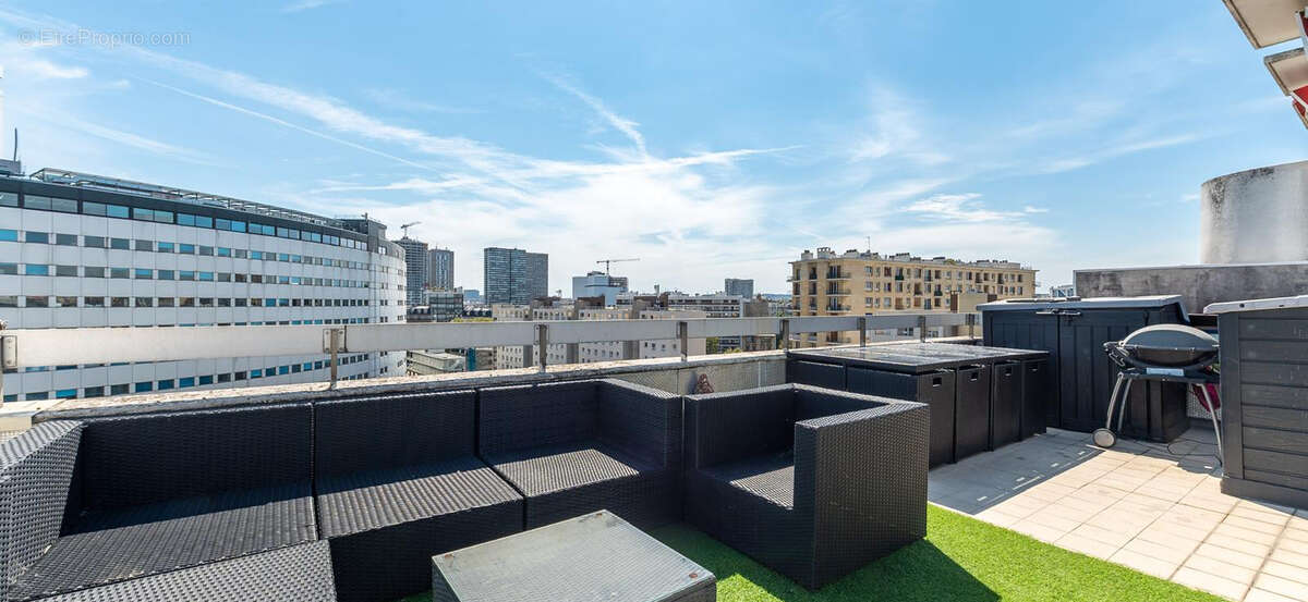 Appartement à PARIS-16E