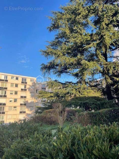 Appartement à FONTENAY-LE-FLEURY