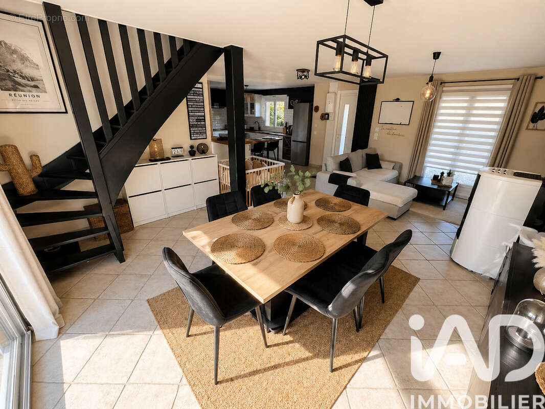 Photo 2 - Maison à LA BONNEVILLE-SUR-ITON