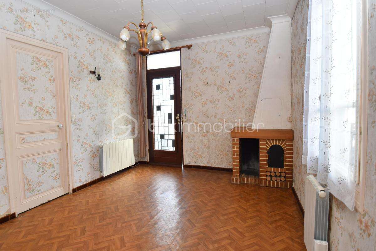 Maison à SAINT-ARNOULT-EN-YVELINES