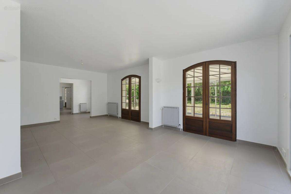 Maison de 6 pièces de 142 m² à Sallebœuf - photo 4