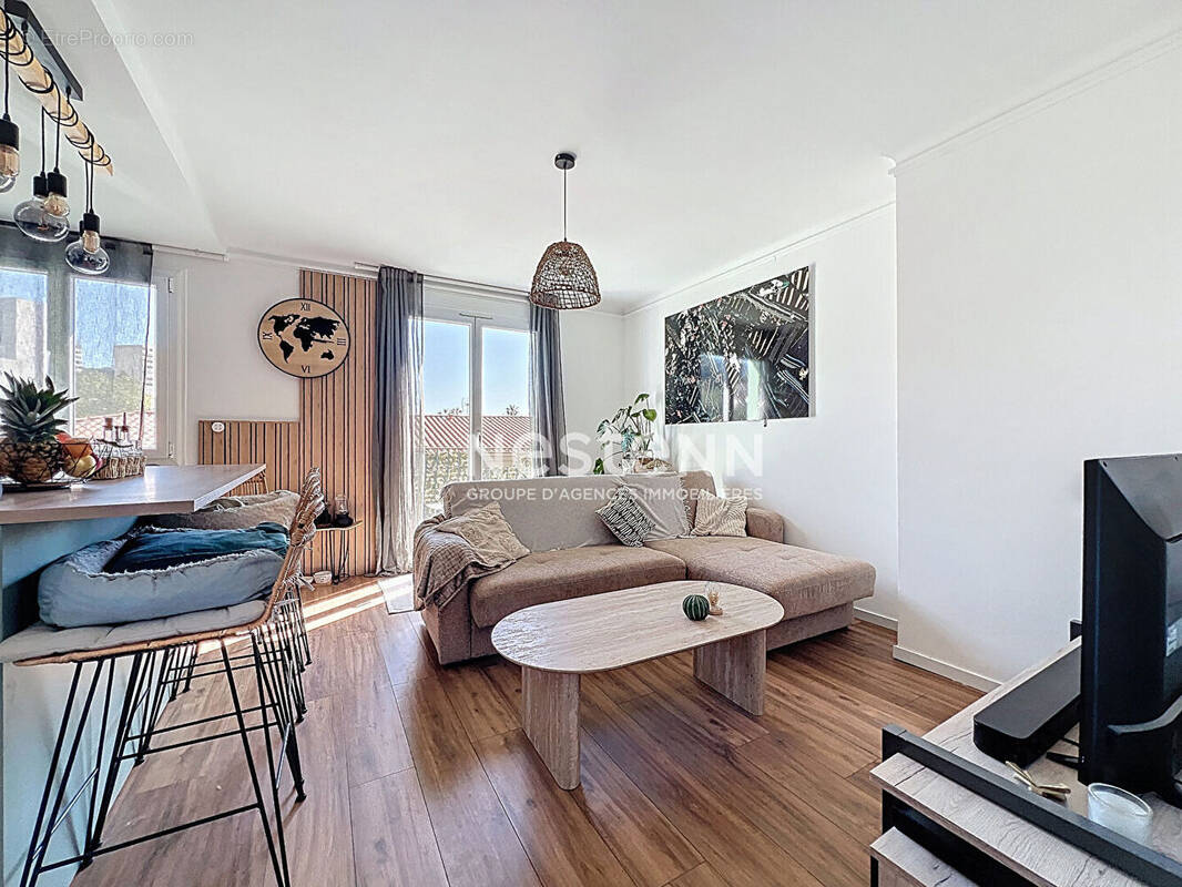 Appartement à VALLAURIS