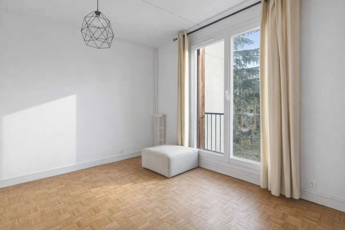 Appartement à ISSY-LES-MOULINEAUX