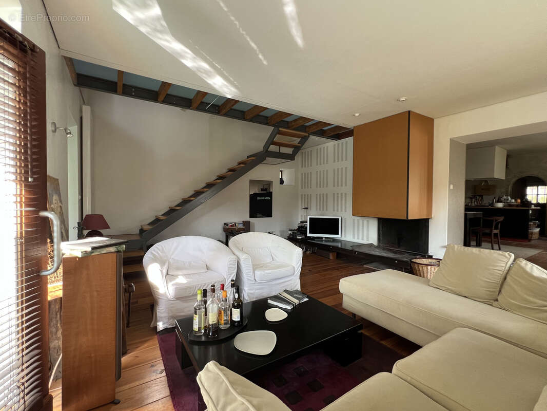 Maison à VARENNES-VAUZELLES