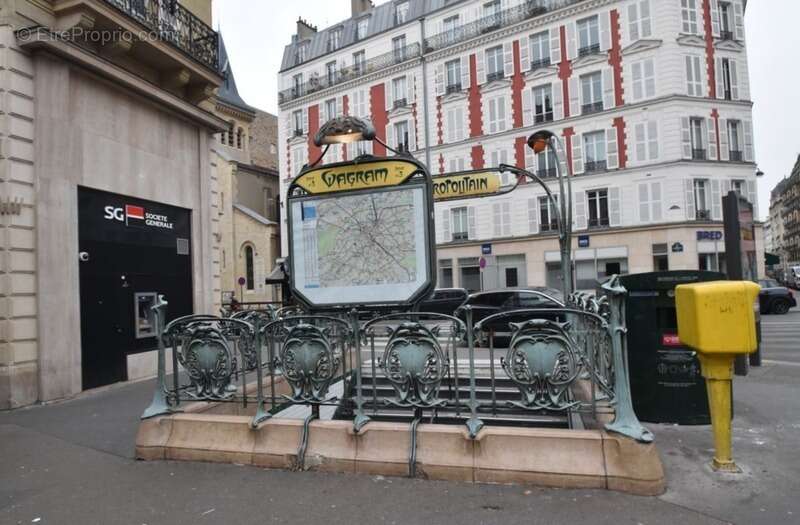 Appartement à PARIS-17E