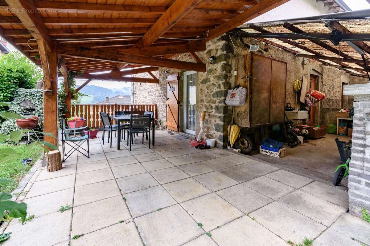 Commerce à GRANDRIS