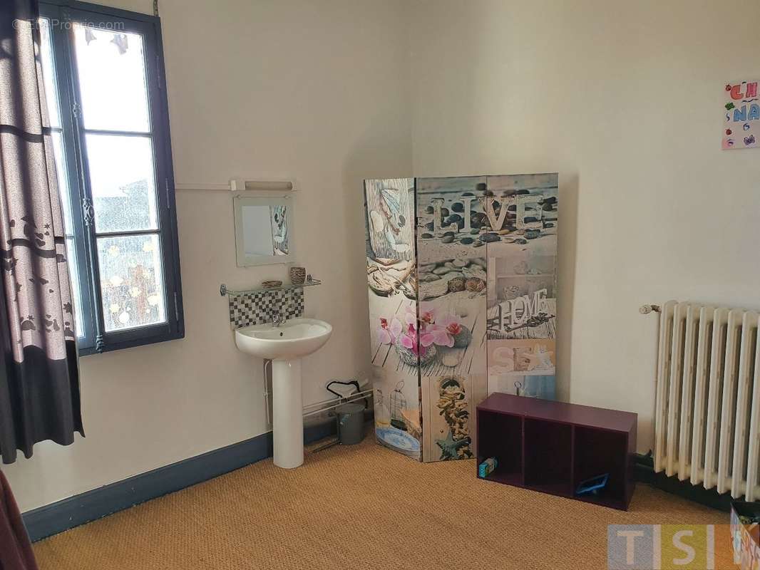 Maison à MONTREJEAU