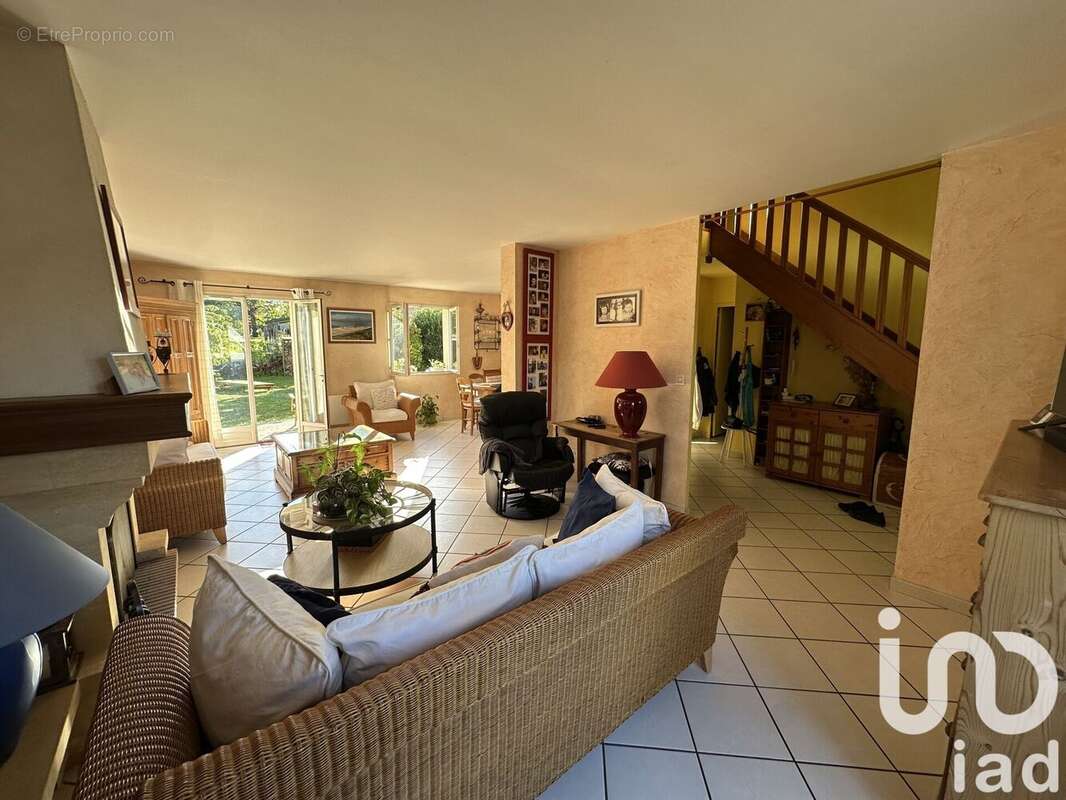 Photo 3 - Maison à SAVIGNY-LE-TEMPLE