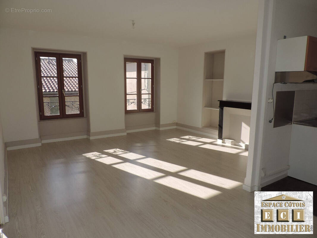 Appartement 80 m² à La Cote-Saint-Andre  - photo 1