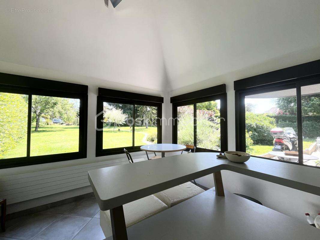 Maison à SAINT-PIERRE-DES-FLEURS