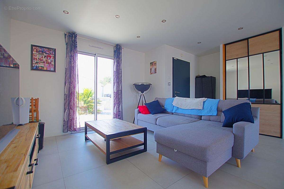 Maison 100 m² à Sainte-Foy  - photo 4