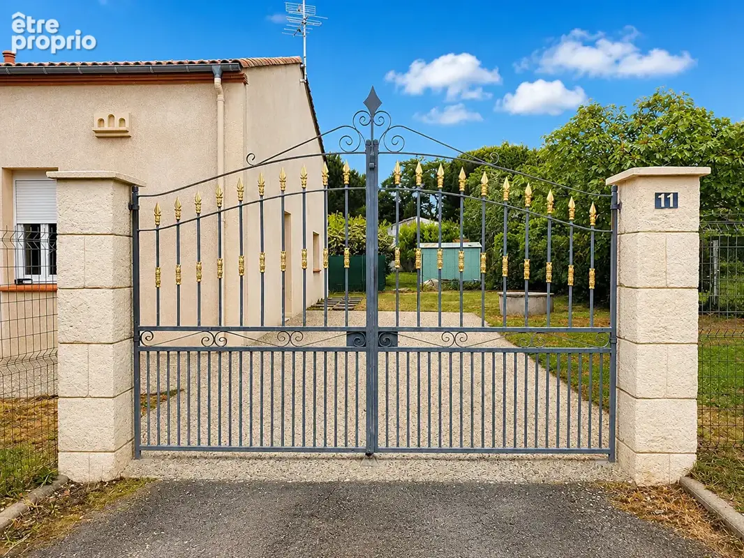 Maison Mitoyenne avec Jardin à Eysses. - photo 3
