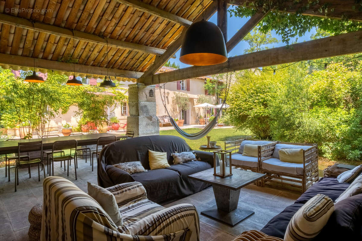 Maison à PERNES-LES-FONTAINES