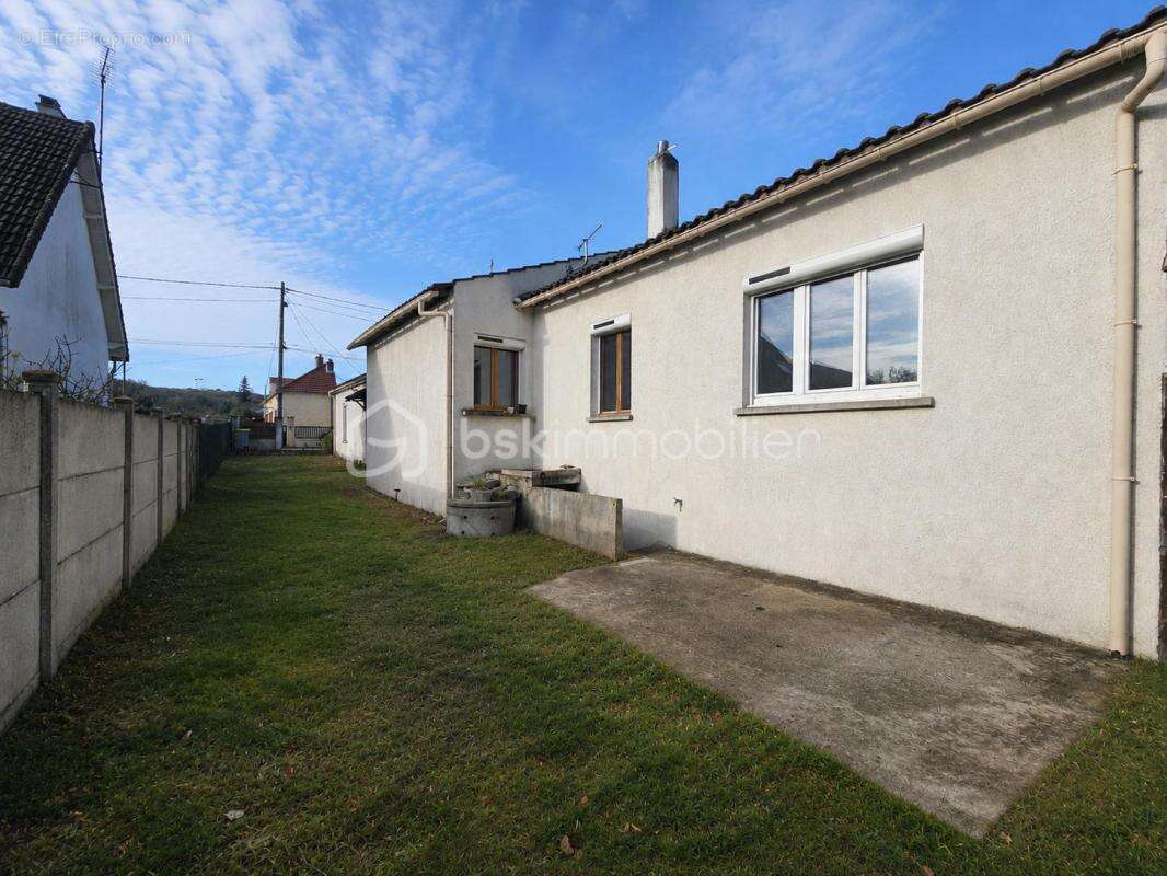Maison à SAINT-PIERRE-LES-NEMOURS