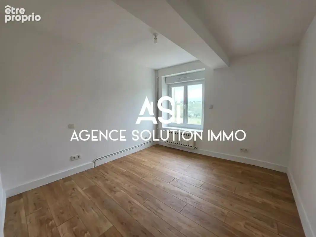 Maison Le Genest Saint Isle 5 pièce(s) 90 m2 - 3 chambres - 2 sde sur 686 m² de terrain. - photo 7