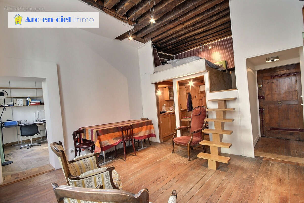 Appartement à PARIS-4E