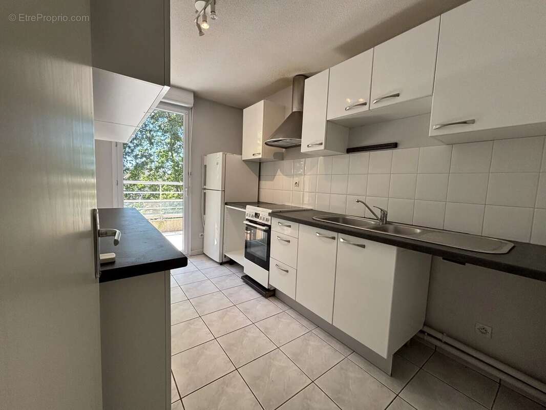 BUSCA,  T3 de 60m² avec balcon , cave et parking - photo 2
