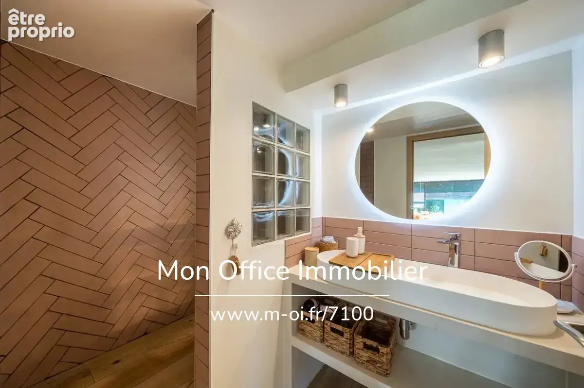 Référence : 7295-NGU - Maison 9 pièces - Piscine - village à pied - calme - 276m2 - photo 23