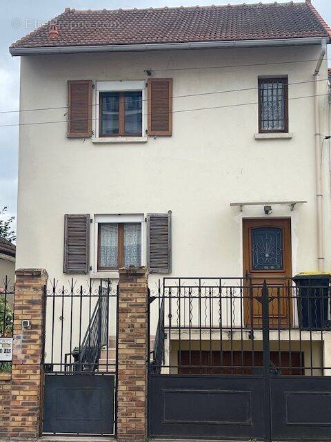 Maison à LE BLANC-MESNIL