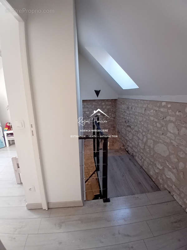 Etage  - Maison à SAINTE-MAURE-DE-TOURAINE