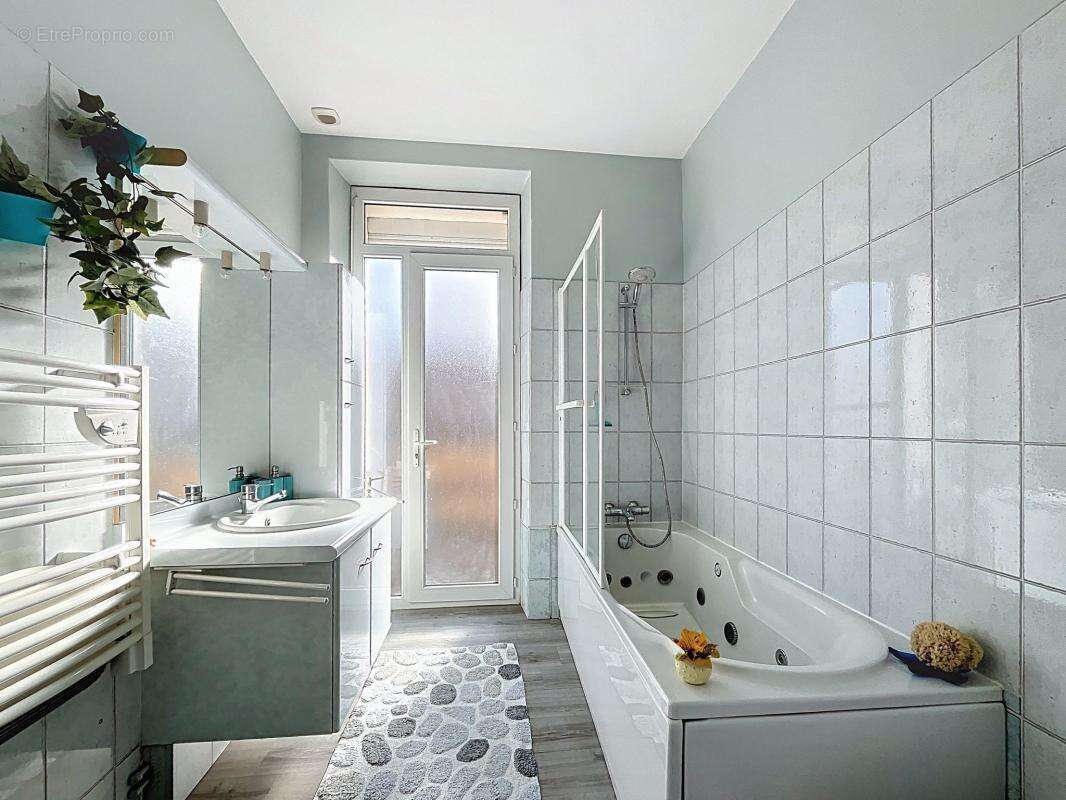 Maison à TOURNON-SUR-RHONE