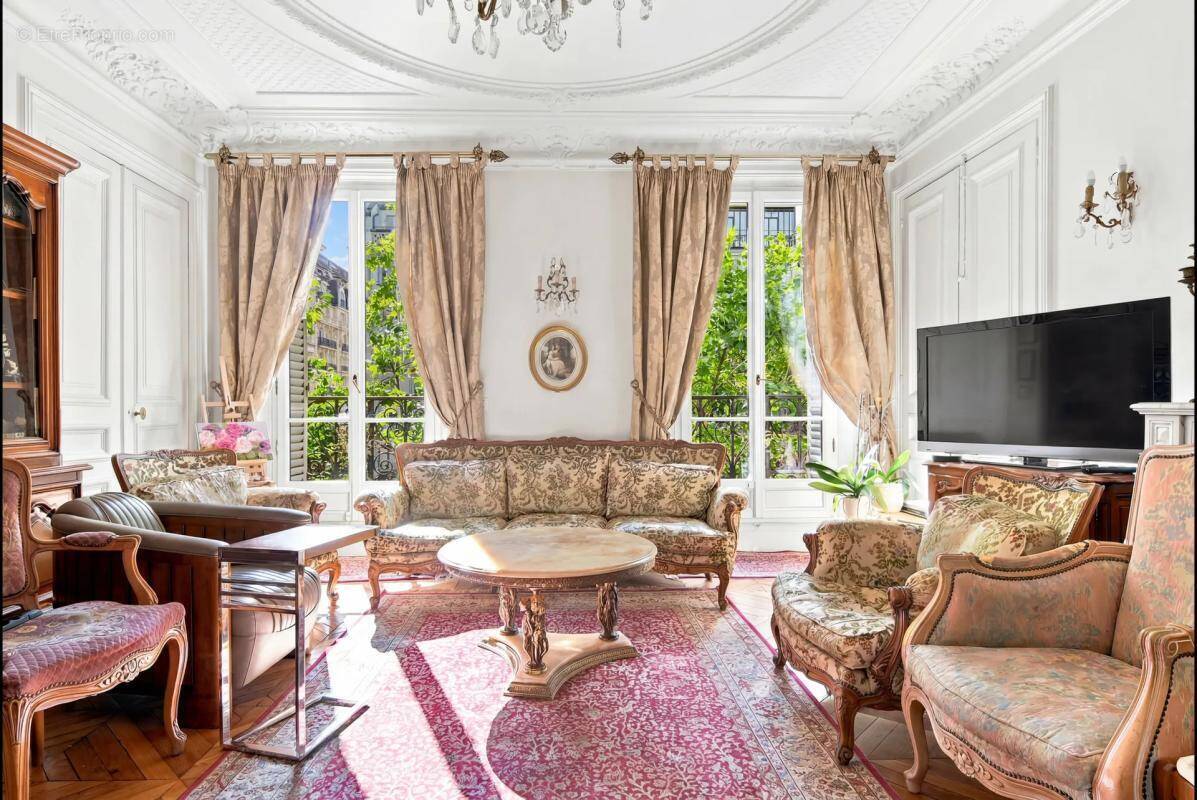 Appartement à PARIS-10E