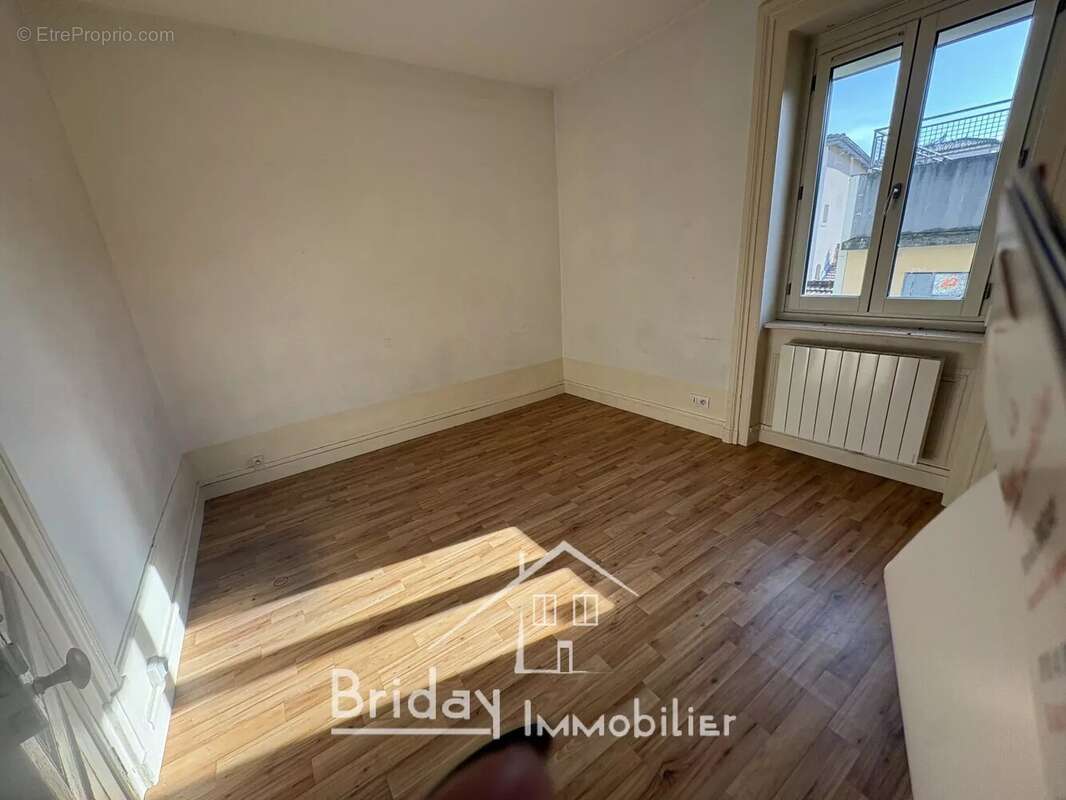 Appartement à SAINT-SYMPHORIEN-D'OZON