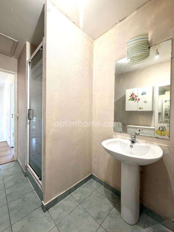 Maison 4 chambres + double garage + parking - photo 13