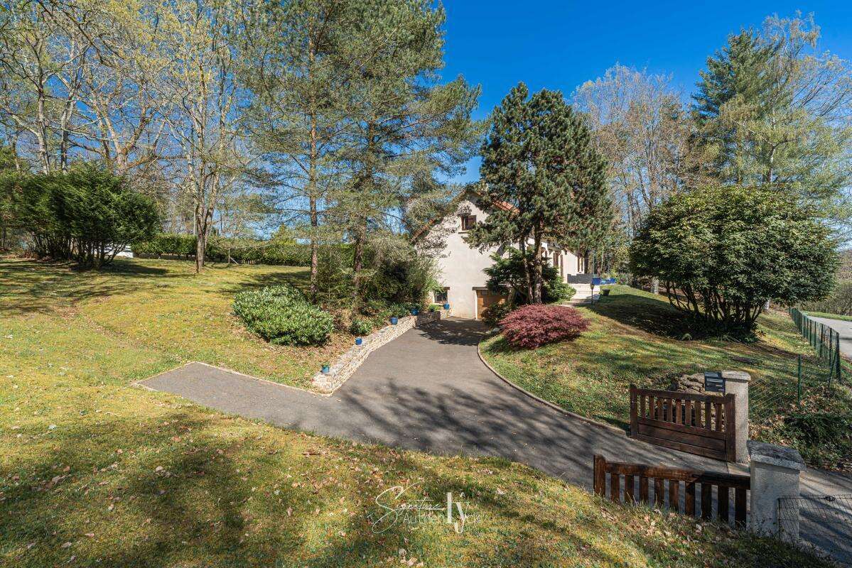 Maison à BONNAC-LA-COTE