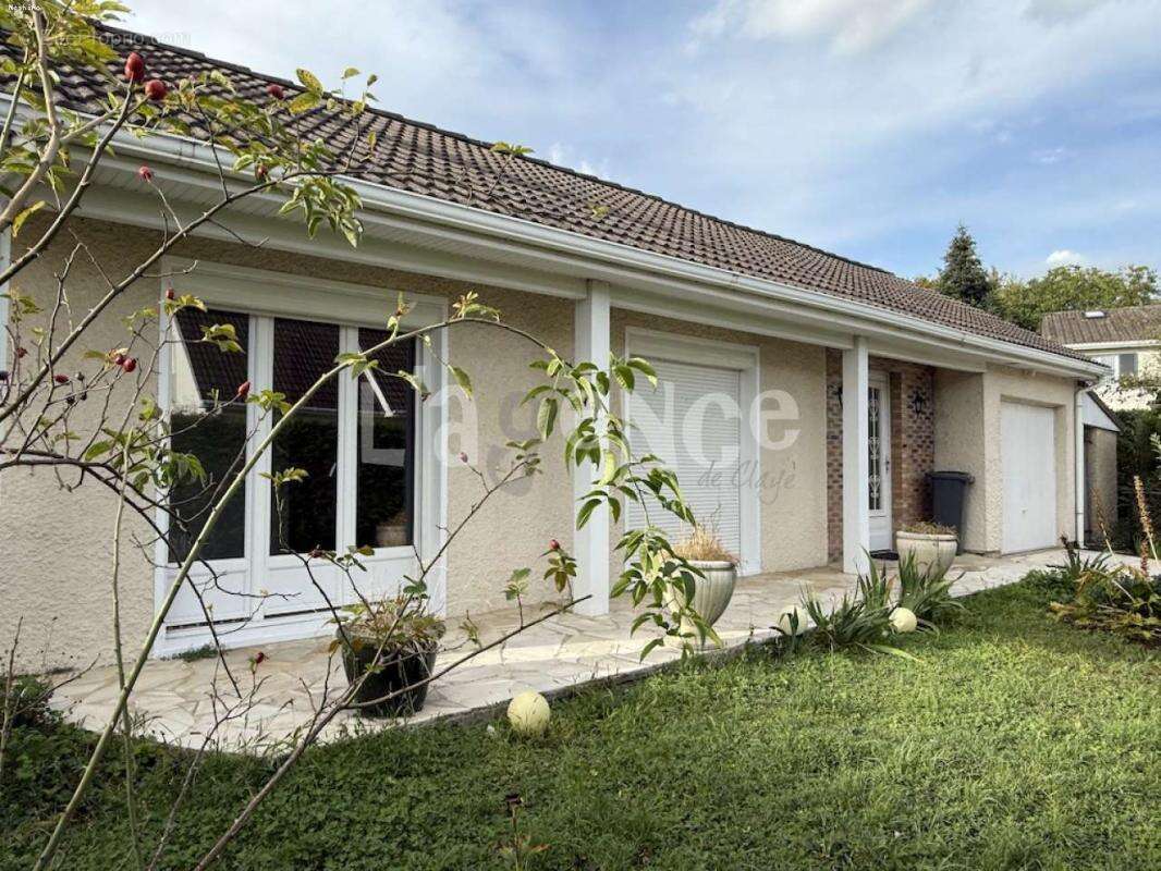Maison à CLAYE-SOUILLY